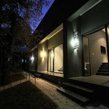 Latitude 13 Degrees Hotel Lilongwe Exterior photo